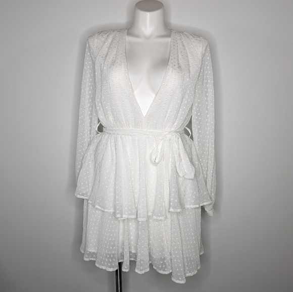 Lioness Dresses & Skirts - NWT Lioness white legendary lovers plunge v neck tie waist dress XXL
